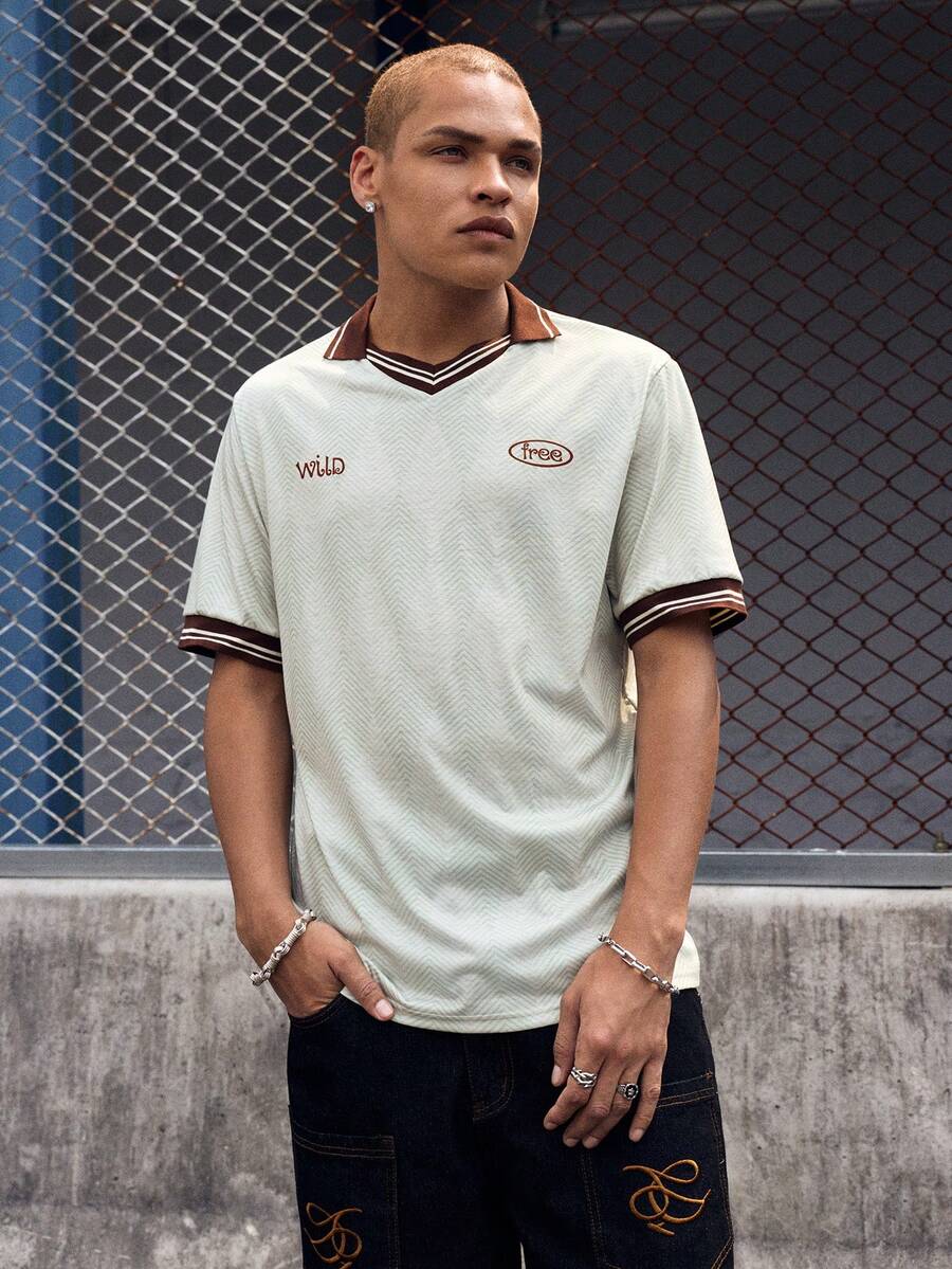 EVRINFINITE Men Letter Graphic Striped Trim Tee - Beige - View 1