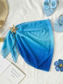 SHEIN Váy voan buộc dây bên hông màu xanh gradient kiểu nàng tiên cá cho bé gái tuổi teen, thích hợp mặc đi nghỉ hè, mặc ngoài đồ bơi, che chắn đồ bơi, che chắn đồ tắm, che chắn đồ bơi cho trẻ em, khăn quấn đi biển trang trí sao biển kim loại. - Màu xanh lam - Xem 3