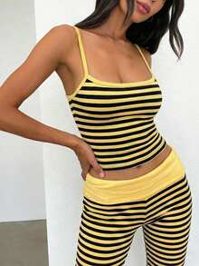 SHEIN EZwear Bộ đồ nữ gồm áo hai dây kẻ sọc và quần ống loe, thích hợp cho các hoạt động ngoài trời mùa xuân/hè, kỳ nghỉ, lễ hội âm nhạc, thể thao, tiệc tùng và tụ họp. - Nhiều màu - Xem 3