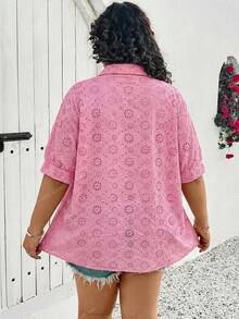 SHEIN CURVE+ Áo sơ mi nữ thêu họa tiết cỡ US22, thích hợp cho lễ hội âm nhạc, kỳ nghỉ bên bờ biển, phong cách bohemian, chất liệu vải dày dặn, dáng rộng, màu hồng thêu hình búp bê, thích hợp cho kỳ nghỉ. - Hồng - Xem 2