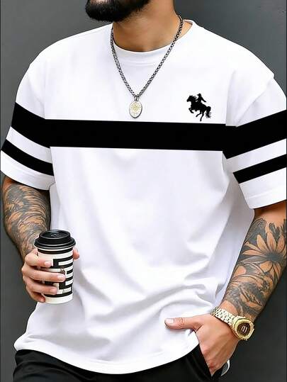 Manfinity Homme 加大码男士经典条纹马匹牛仔印花T恤，适合夏季日常穿着和派对穿着。