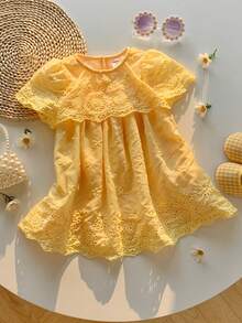 女婴可爱白色夏季花卉刺绣荷叶边连衣裙 - 黃色 - 查看 10