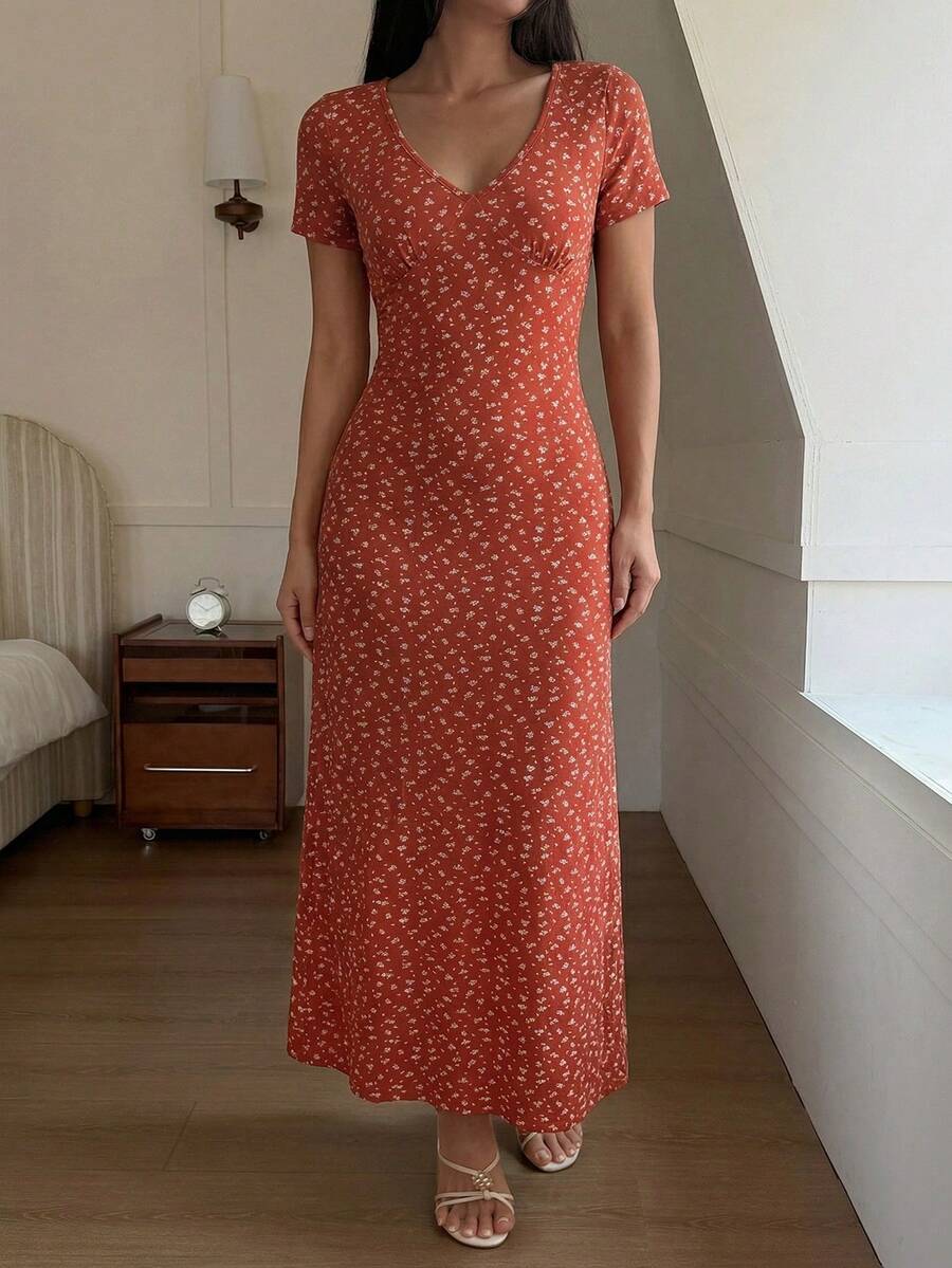 DAZY V-Neck Ditsy Floral Fitted Short Sleeve Summer Nightgown Dress For Women - Burgundy - View 1