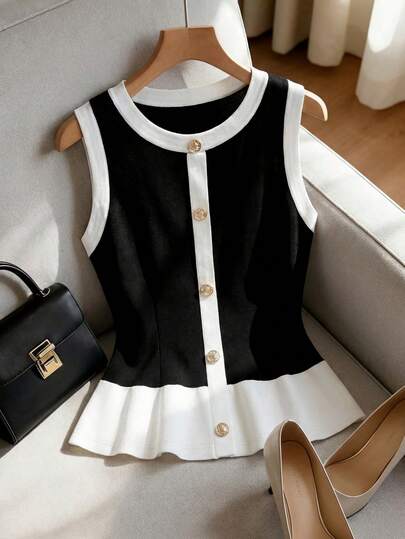 Franclia Black And White Sleeveless Blouse With A Soft Sheen, Featuring A Fitted Silhouette And Ruffled Hem. Perfect For A Sophisticated Retro Style, Suitable For Parties And Gatherings. Add A Pearl Necklace For A More Refined Look. Summer T-Shirts, Summer Holiday Outfits, Women's Spring Outfits, Spring Break Outfits, Carnival Women's Clothing, Elegant Women's Tops, Women's Vacation Outfits, Women's Casual Black Tops, Black Tops, Back-To-School Tops, Ruffled Tops, Sleeveless T-Shirts, Black And White T-Shirts.Graduation Season Attire, Fashionable Casual Commuter Wear, Business Office Wear, Versatile And Stylish Everyday Casual Wear, Urban Teacher's Professional Attire