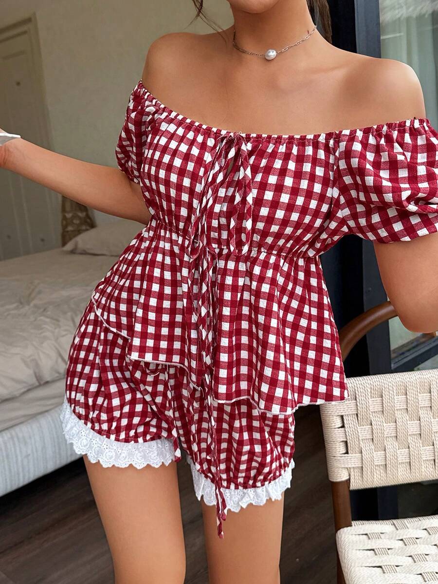 Bộ đồ ngủ nữ dễ thương, tươi tắn với họa tiết kẻ caro, thắt nơ, tay áo kiểu công chúa và quần ống loe, phối bèo nhún tương phản, bộ đồ hai mảnh kẻ caro đỏ cho nữ, bộ đồ mùa hè cho nữ, trang phục mùa hè cho nữ. - Đỏ và trắng - Xem 1