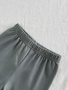 SHEIN Vintaside Kids Bộ 2 món cho bé trai sơ sinh: áo liền quần tay ngắn màu nâu in sọc xanh trắng có túi và quần short cạp chun, mềm mại và thoải mái, thích hợp mặc ở nhà và ngoài trời, mùa xuân/hè, quần short cho bé trai, quần áo sơ sinh, quần áo bé trai 0-9 tháng tuổi. - màu xanh lá - Xem 6