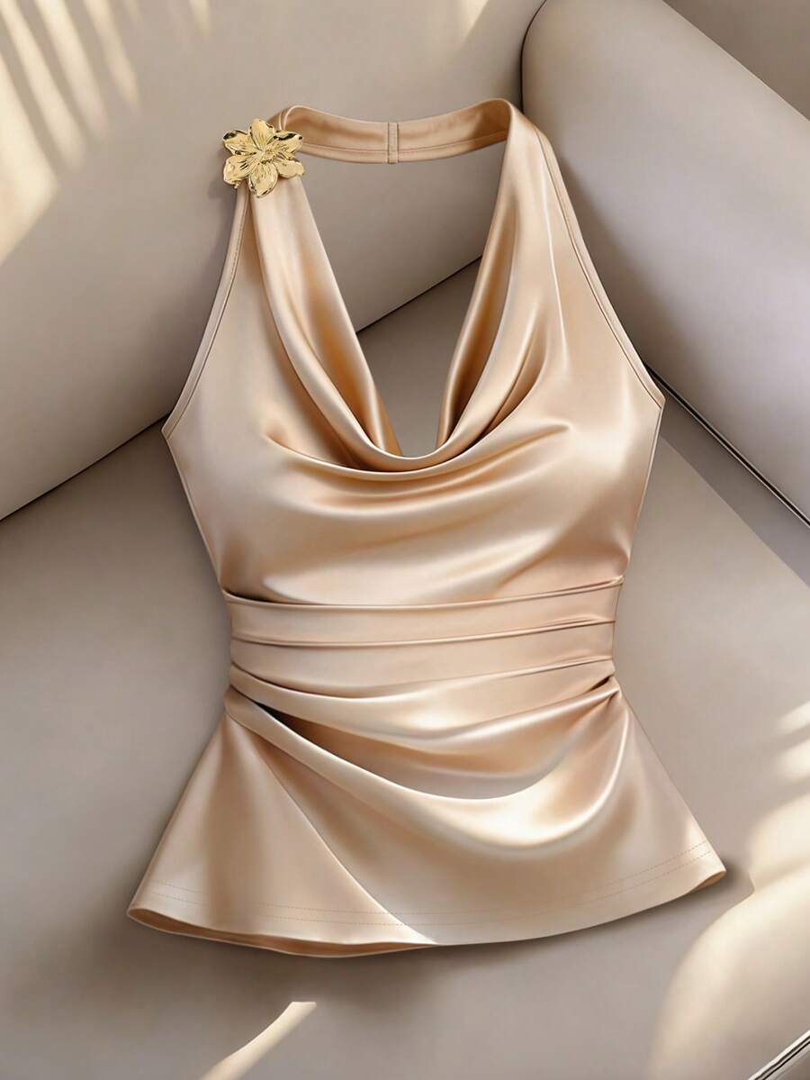 SHEIN Franclia 性感修身优雅吊带背心，金属花朵装饰，褶皱腰身，缎面面料，时尚百搭，适合旅行和海滩度假 - 杏色 - 查看 1