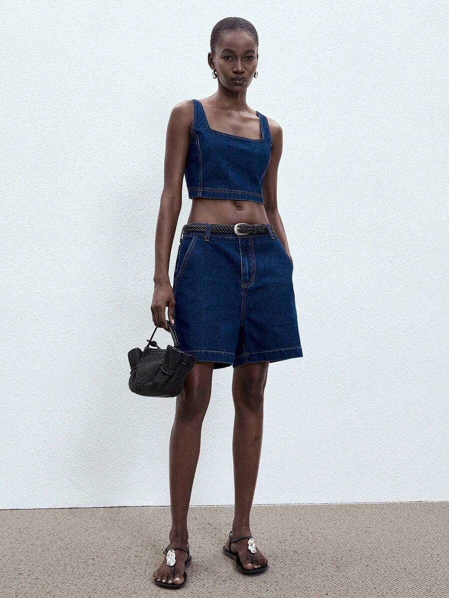 ATUI Studio Bộ đồ nữ thường ngày gồm áo tank top cổ vuông trơn và quần short denim rộng. - Màu xanh lam - Xem 1