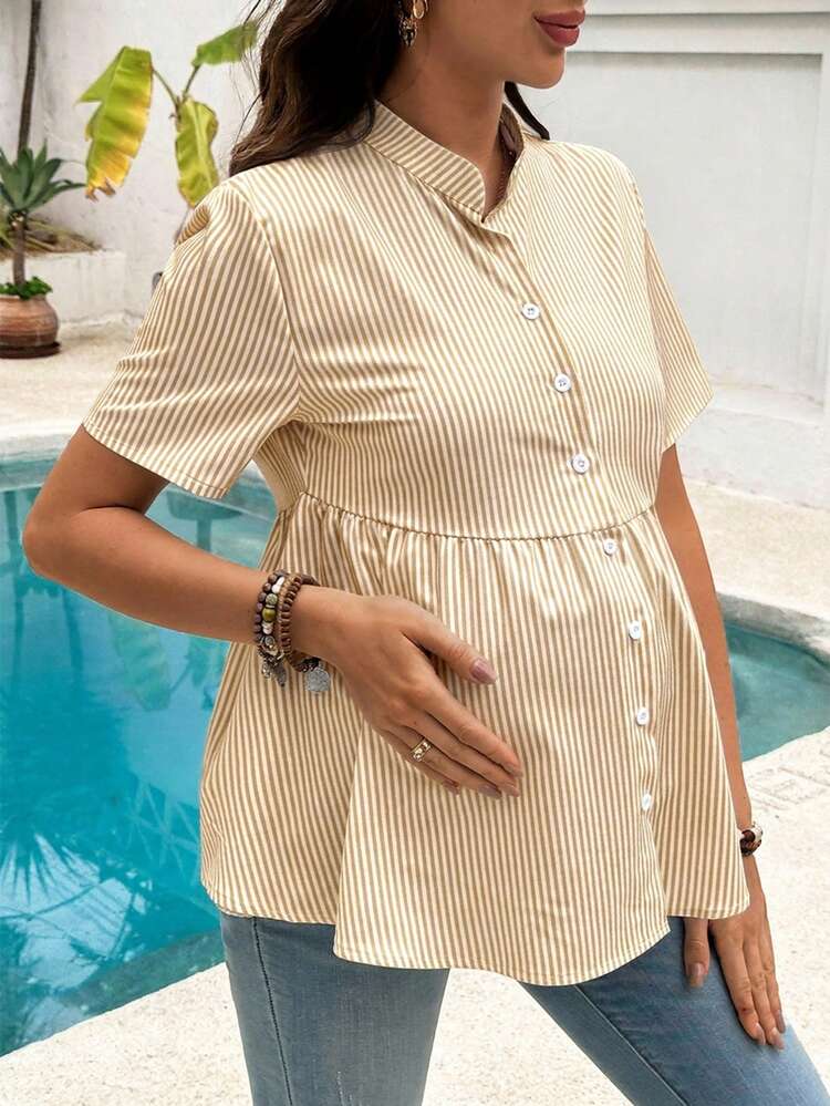 SHEIN Top Listrada de Manga Curta Solta com Botões na Frente para