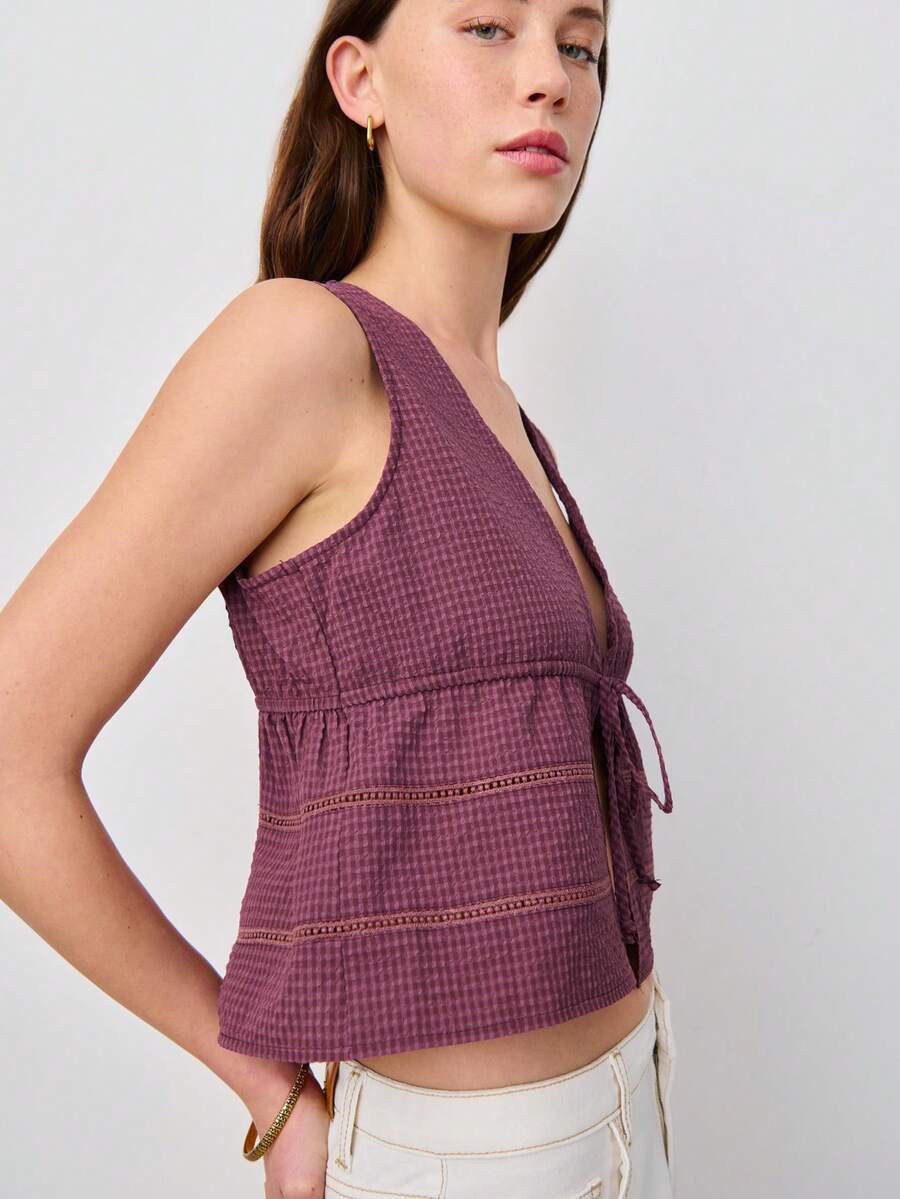 Nöista 格纹无袖上衣，V领设计，正面配有可调节抽绳。适合春季、夏季穿着，风格涵盖波西米亚风、节日、休闲和街头风。 - 酒紅色 - 查看 1