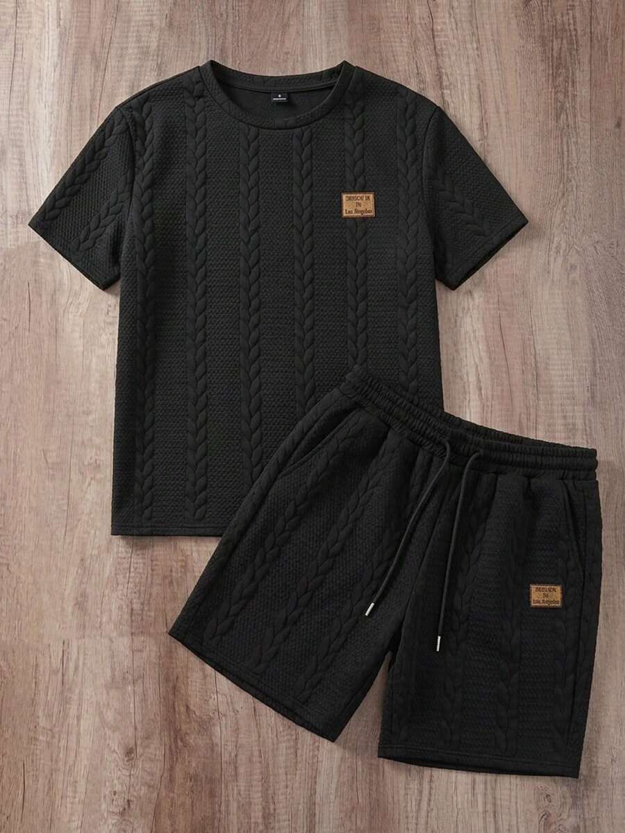 Manfinity Joysei 2 件大码男士圆领短袖 T 恤和抽绳休闲短裤套装夏季舒适服装 - 黑色 - 查看 1