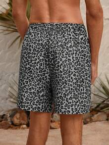 Manfinity VDAYZ Quần short nam họa tiết da báo, cạp chun, kiểu dáng casual đi biển. - Nhiều màu - Xem 3