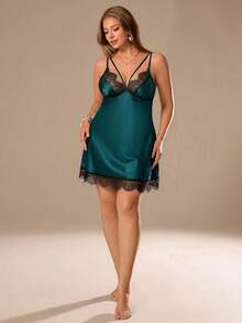 Váy màu sắc có ren cổ chữ V sâu Plus Size Satin Pyjama Slip Dress - Màu xanh lá cây đậm - Xem 1