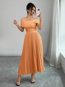 Elenzga Đầm nữ xếp ly eo màu trơn trễ vai - trái cam - Xem 7