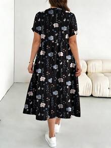 SHEIN Essnce 大码夏季休闲碎花镂空领连衣裙 - 彩色 - 查看 2