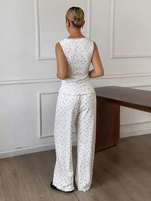 DAZY Bộ đồ ngủ mùa hè dành cho nữ, gồm áo hai dây và quần dài, họa tiết hoa nhí, chất liệu dệt kim và viền ren. - trắng - Xem 2