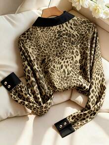 GlowEve CURVE Blusa casual de primavera/verano de mujer talla grande con estampado de leopardo en patchwork de gasa, decoración con botones dorados - Multicolor - Ver 2
