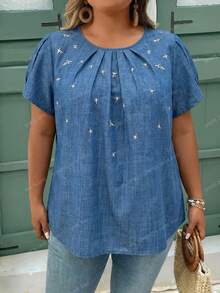 SHEIN CURVE+ 尺码 US22 适合音乐节、海滨度假、波西米亚风的加大码牛仔蓝印花西部风女装短袖衬衫，夏季女装，波西米亚风度假装，刺绣女式衬衫 - 藍色 - 查看 5