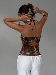 Aloruh 女士复古度假风棕色碎花褶皱不对称下摆时尚吊带背心，棕色度假上衣，适合海滩度假、夏季海滩装扮、音乐节 - 棕色 - 查看 3