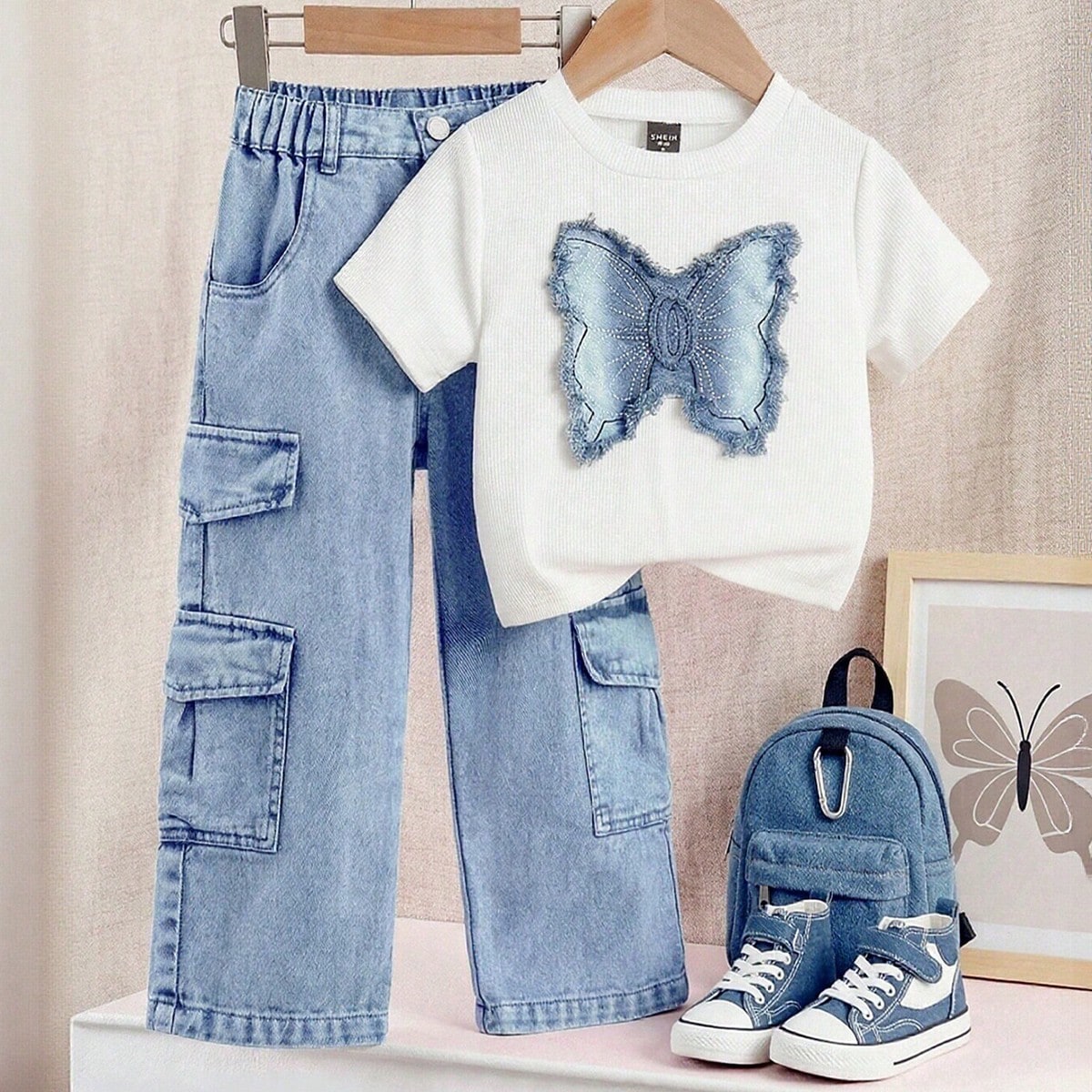 Nueva Camiseta de manga corta y cuello redondo ajustada para niña preadolescente con diseño bordado de mariposa 3D linda y pantalones vaqueros suelt