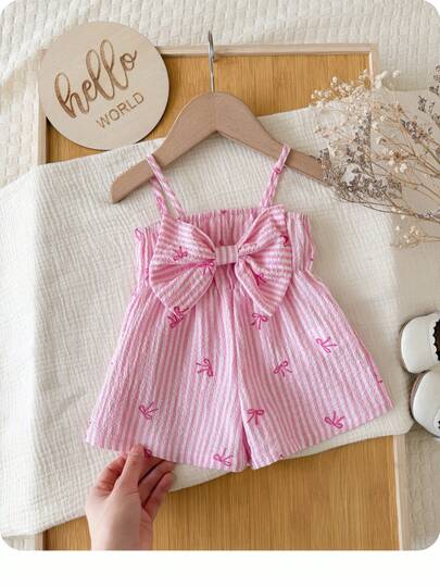 SHEIN 新生女宝宝夏季度假休闲可爱粉色条纹蝴蝶结吊带连体衣