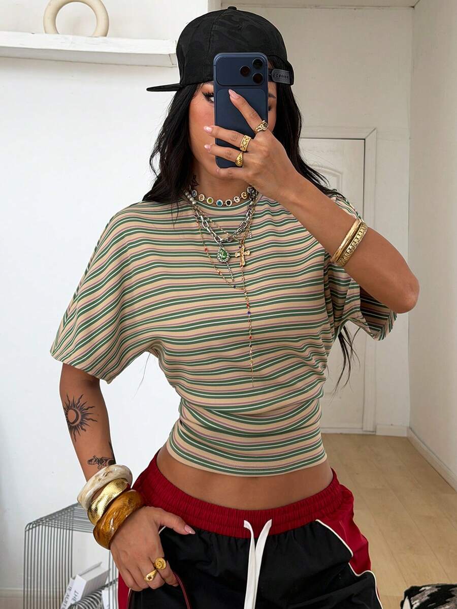 Coolane 女士夏季极简主义 Y2K 基础日常休闲返校街头风弹力白色宽松褶皱短款T恤 - 綠色 - 查看 1