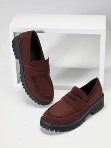 Solezae Mocasines de ante con suela gruesa y estilo slip-on para mujer - Estilos inspirados en diseñadores clásicos modernos, versátiles y elegantes para el día a día - Marrón - Ver 6