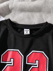 SHEIN Bộ 2 món thể thao và thường ngày cho bé trai, gồm áo thun cổ tròn tay ngắn in số và quần short thể thao in hình, có trang trí ruy băng, thích hợp cho mặc hàng ngày vào mùa xuân/hè, thể thao, dã ngoại, đi học, dự tiệc, nghỉ mát. - màu đen - Xem 3