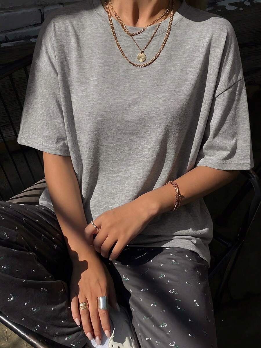 DAZY Simple Loose Solid Color Top & Ditsy Floral Pants 2Pcs Pajama Set - Grey - View 1