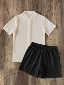 Manfinity Joysei Conjunto de camisa casual de manga corta con botones y textura de gofre para hombre, verano - Multicolor - Ver 2
