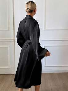 DAZY Áo choàng ngủ nữ mùa xuân, cổ bẻ rộng, họa tiết hoa, có thắt lưng, kiểu dáng rộng rãi, cổ chéo, có dây đeo. - màu đen - Xem 2