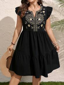 Comfylo 大码休闲花卉刺绣短袖连衣裙 - 黑色 - 查看 4