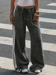 Muchica Quần ống rộng màu đen bạc màu, chất liệu cotton, kiểu dáng thường ngày, họa tiết bông tuyết, phù hợp với phong cách Y2K, thể thao, grunge, thể thao mài bạc, vintage, dễ phối đồ, phong cách sinh viên, mùa tựu trường và nghỉ hè, mùa tốt nghiệp. - màu đen - Xem 6