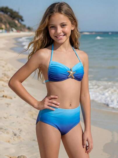 SHEIN Bộ bikini hai mảnh màu xanh dương trơn, chất liệu dệt kim, không dây đeo vai, đính trang sức kim loại, thích hợp cho bé gái tuổi teen, mùa hè. Bộ đồ bơi/Trang phục đi biển/Đồ bơi hai mảnh/Đồ bơi cho thiếu nữ.