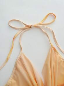 Vestido mini para mujer con escote pronunciado, cuello halter y amarres, de malla con estampado de flores y teñido anudado - Amarillo - Ver 3