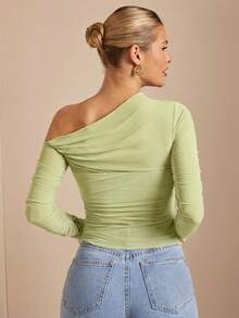 SHEIN BAE Camiseta ajustada de bandeau transparente con hombros asimétricos y fruncidos - Verde Lima - Ver 2
