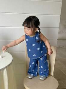 SHEIN Little Byeori 2件套女婴碎花海军蓝牛仔宽松无袖上衣和阔腿裤套装 - 藍色 - 查看 3
