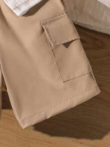 SHEIN Streecool Kids 两件套男童夏季条纹纹理 Polo 衫和工装裤套装 - 卡其色 - 查看 5