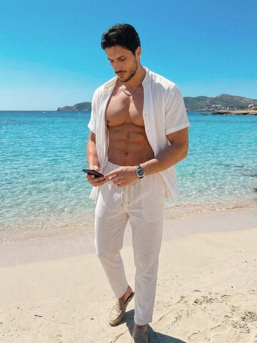 HIMLAND 男款夏季實色V領短袖襯衫和束腰七分運動休閑長褲套裝 - 白色 - 查看 1