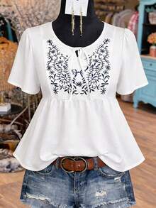 EMERY ROSE Plus Size Women's Elegant Floral Embroidered Short Sleeve Blouse, Suitable For Daily Commute, Slimming & Versatile, Suitable For Outings, Gatherings, Photo Shoots, Vacations - White - View 1