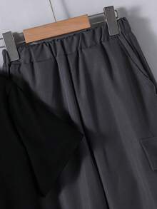SHEIN Mirajuku 男童印花黑色短袖T恤和米色工装裤两件套休闲套装，春夏款 - 灰色 - 查看 4