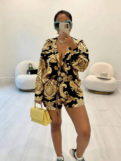 Rovax Bộ đồ nữ gồm áo và quần short in họa tiết toàn thân, kiểu dáng thường ngày, thích hợp mặc hàng ngày.