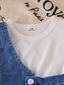 SHEIN Playful Pals 2件組女嬰幼童甜美白色T恤搭配花卉刺繡牛仔吊帶褲 藍白配色夏季休閒度假彈性腰牛仔短褲 - 白色 - 查看 5