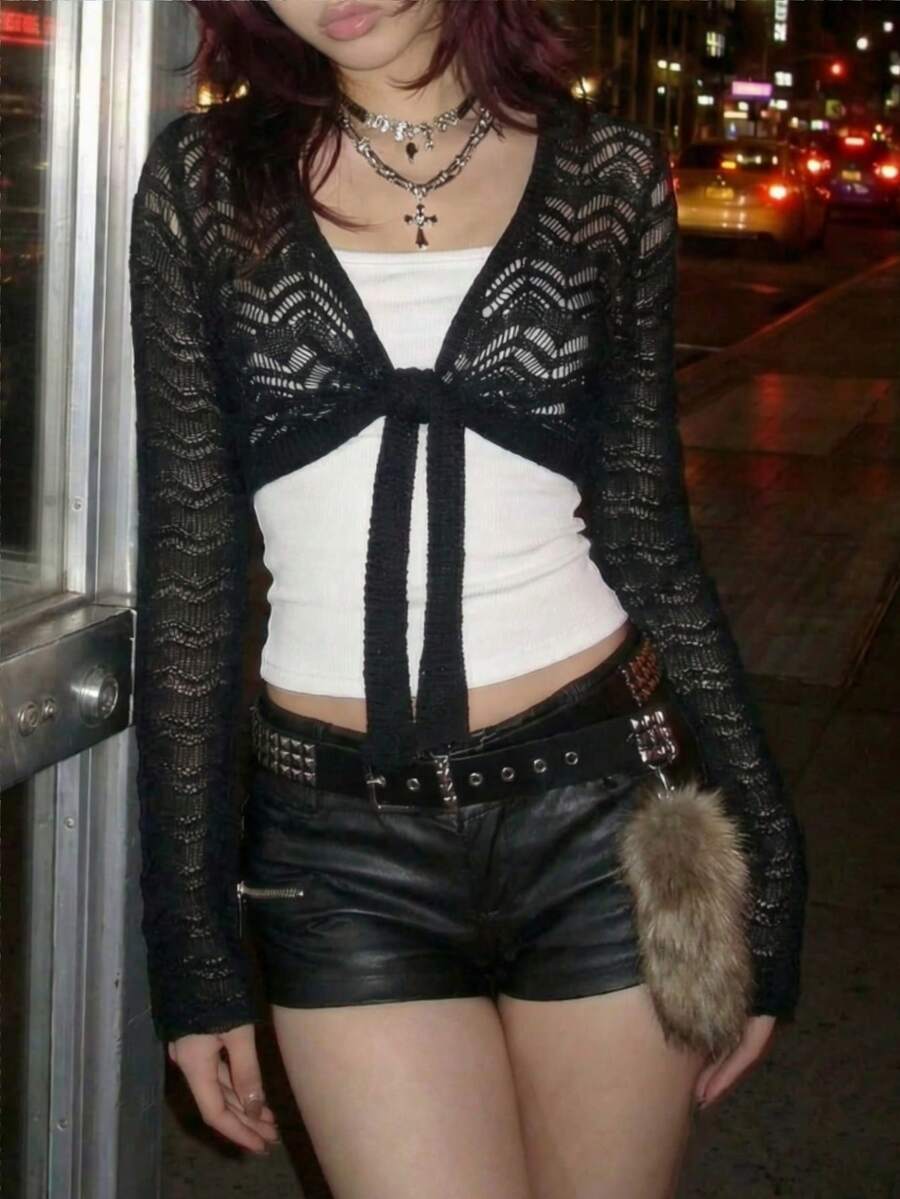 EgrlEra Áo len crop top ngắn màu rỗng có cà vạt - màu đen - Xem 1