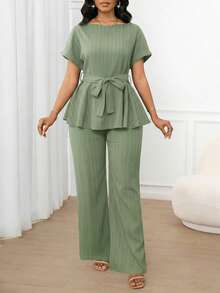 SHEIN Lady 女士纯色休闲优雅通勤提花面料两件套，宽松腰身A字下摆，短袖上衣搭配宽松直筒裤，适合春、夏、秋季穿着，可作度假装、女士办公室装、返校装、教堂装、外出装、机场通勤装等。 - 薄荷綠 - 查看 6