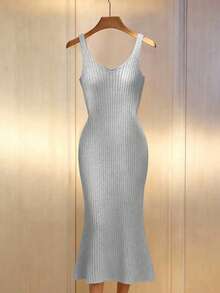 SHEIN Đầm hai dây dáng rộng, thoải mái, gợi cảm, thanh lịch, màu trơn tối giản, cao cấp, dây mảnh cổ chữ V, kiểu dáng duyên dáng hàng ngày, hẹn hò, cực kỳ đơn giản nhưng quyến rũ, quý cô dịu dàng, phong cách Pháp thư thái, hơi hướng cổ điển, trang phục công sở, nghỉ dưỡng, đầm len dệt kim màu kaki dành cho nữ. - Xám - Xem 6