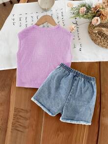 SHEIN Vintaside Kids 女童休闲可爱图案圆领插肩袖钩编面料彩色3D花朵T恤和松紧腰流苏珍珠彩色花朵装饰牛仔短裤套装 - 紫色 - 查看 5