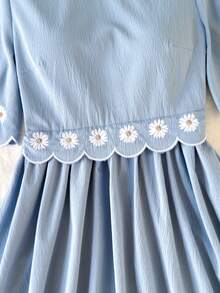 SHEIN 优雅蓝色A字连衣裙，饰有白色刺绣花朵，适合少女穿着 - 霧霾藍 - 查看 6