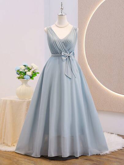 少女优雅雪纺褶皱上衣连衣裙套装，适合春夏季节、毕业典礼、婚礼、舞会、宴会等场合。灰蓝色，腰间蝴蝶结，中长裙，适合年龄稍大的女孩。