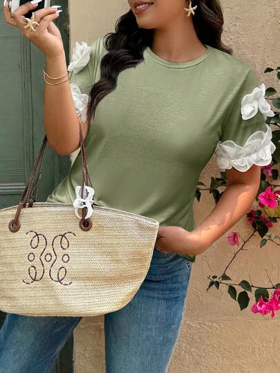 SHEIN Clasi Áo thun cỡ lớn kiểu dáng thường ngày phối màu tương phản với viền bèo nhún